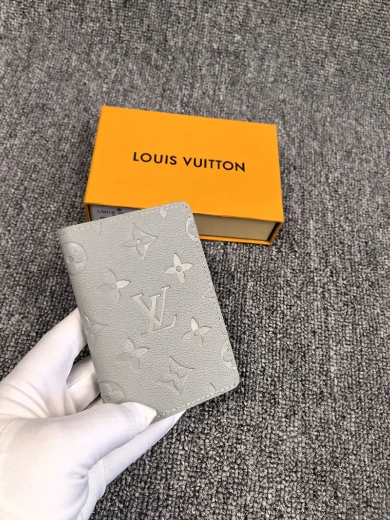 Alternative view of LV Wallets-2233