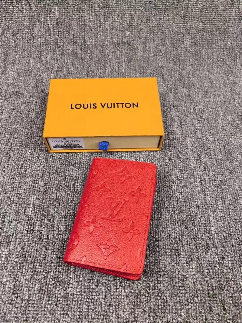Alternative view of LV Wallets-2234