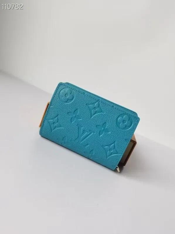 Alternative view of LV Wallets-2236