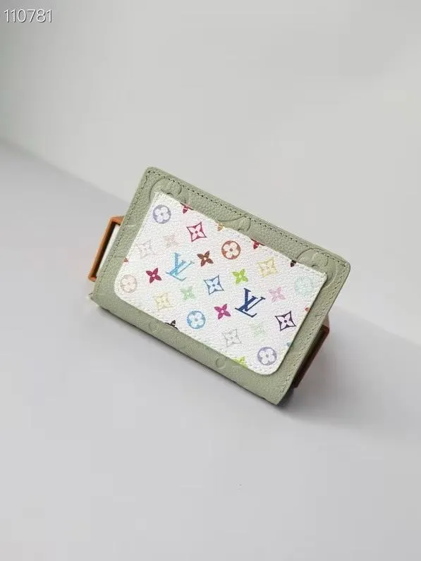 LV Wallets-2237