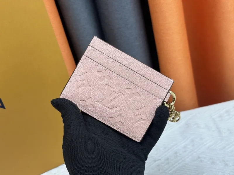 Alternative view of LV Wallets-2241