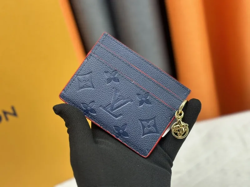 Alternative view of LV Wallets-2242
