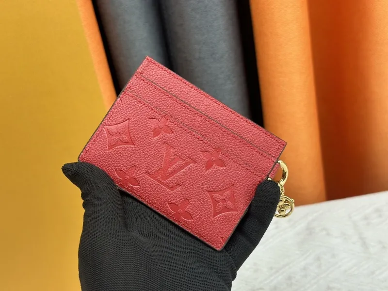 Alternative view of LV Wallets-2243