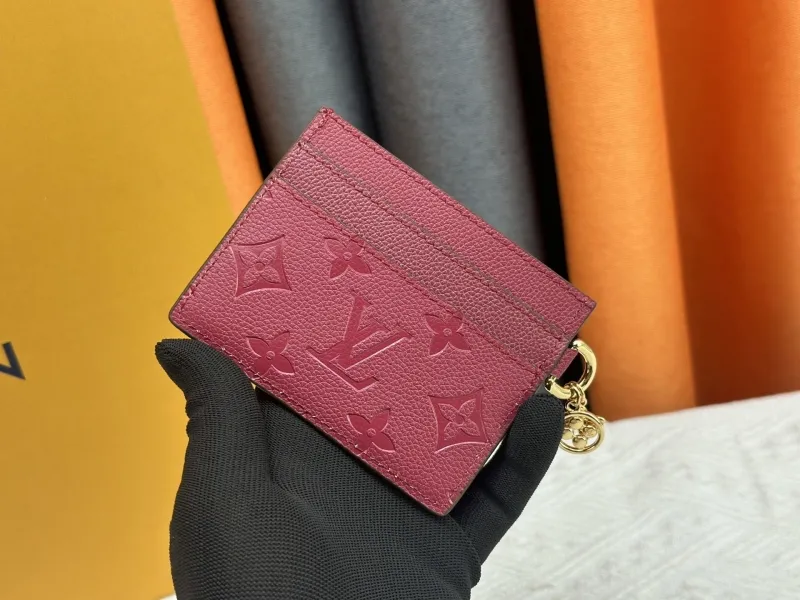 Alternative view of LV Wallets-2244