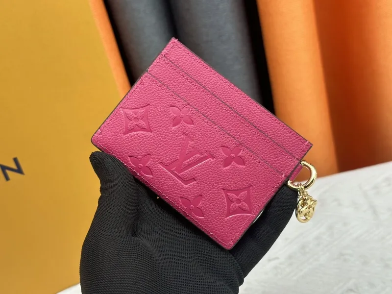 Alternative view of LV Wallets-2245