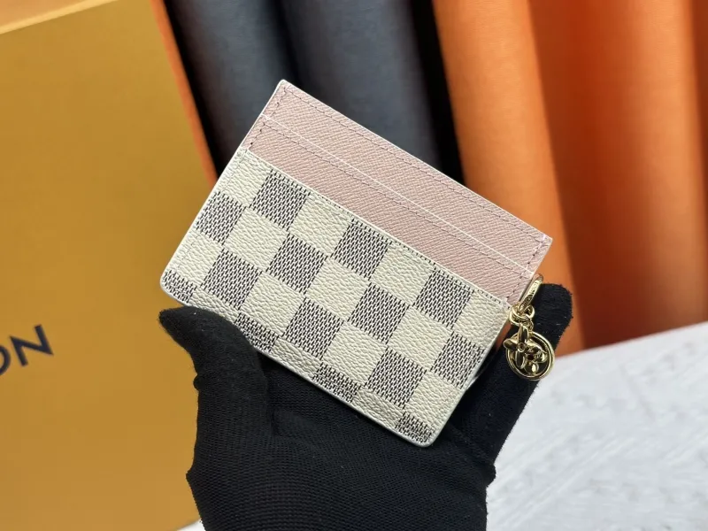 Alternative view of LV Wallets-2248