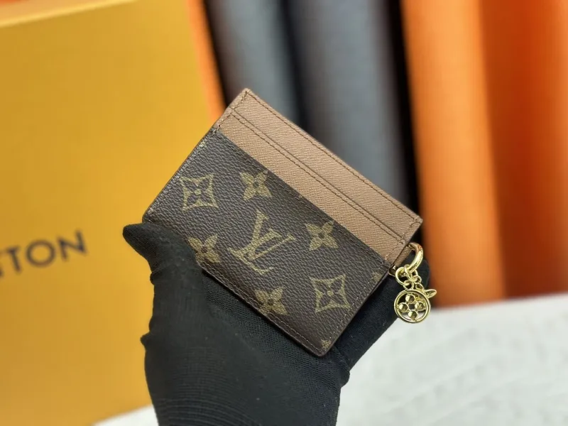 Alternative view of LV Wallets-2251