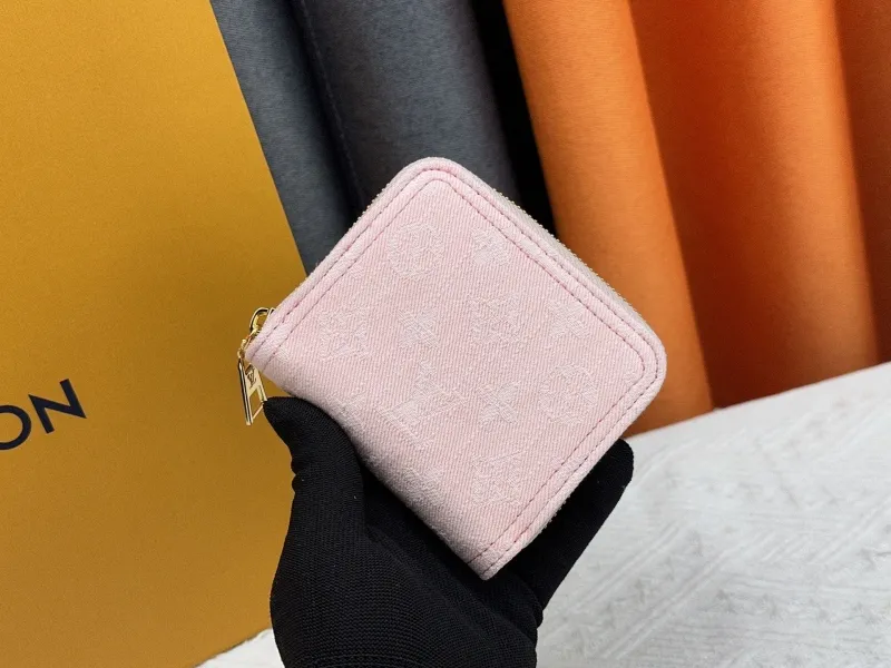 LV Wallets-2257