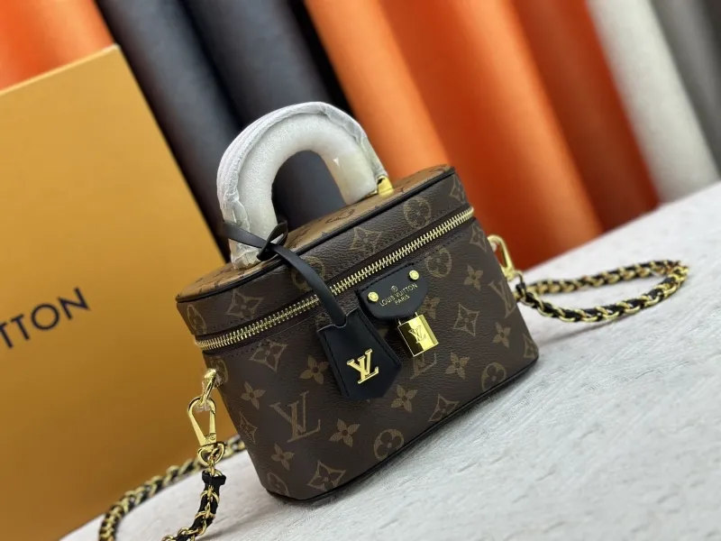 Alternative view of LV Wallets-2260