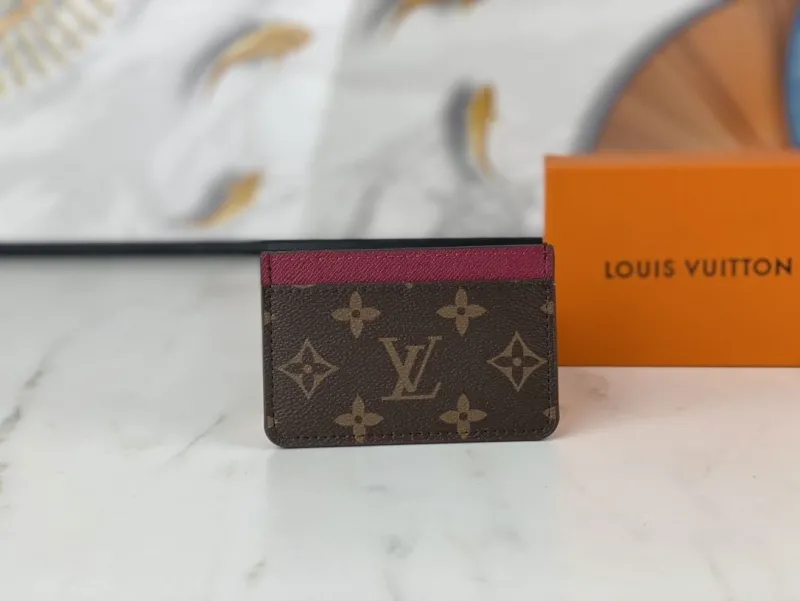 LV Wallets-2267
