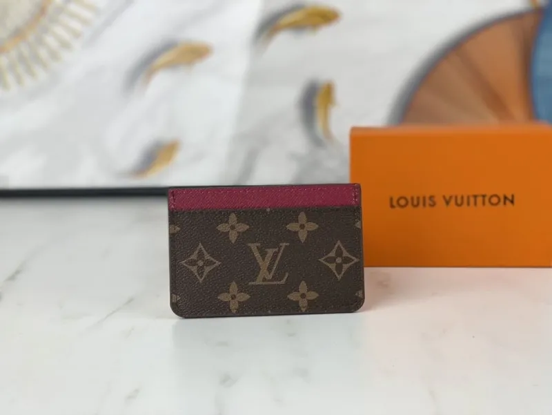 Alternative view of LV Wallets-2267