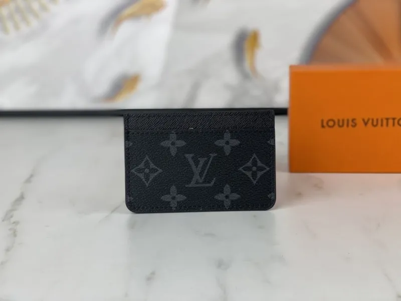 Alternative view of LV Wallets-2268