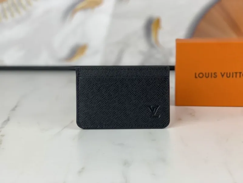 LV Wallets-2271