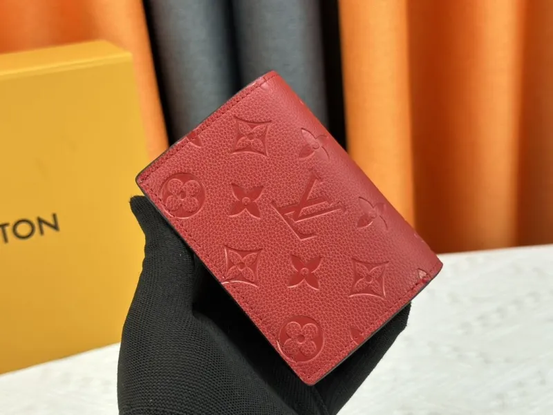 Alternative view of LV Wallets-2273