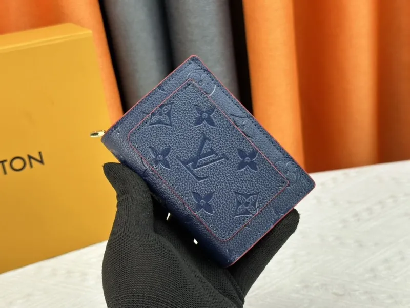 LV Wallets-2274