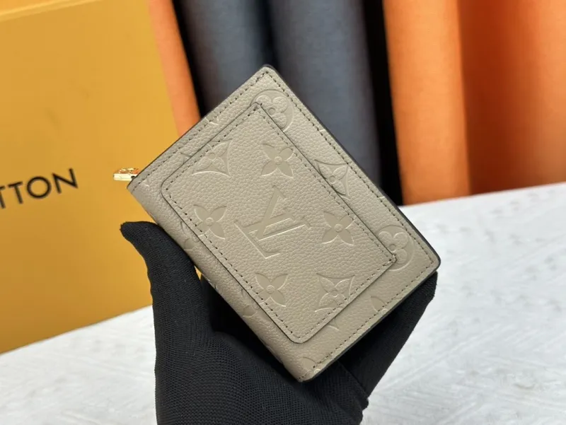 LV Wallets-2276