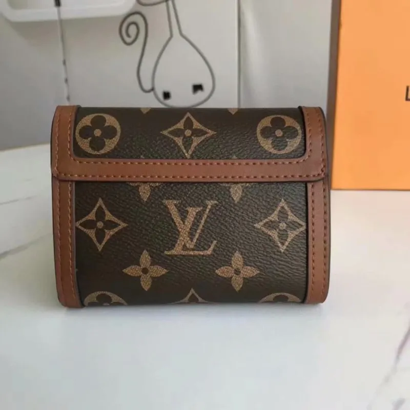 Alternative view of LV Wallets-2280