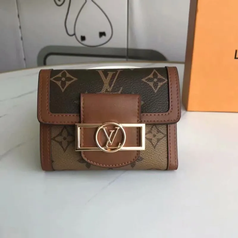 LV Wallets-2281