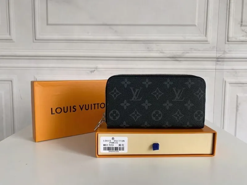LV Wallets-2288