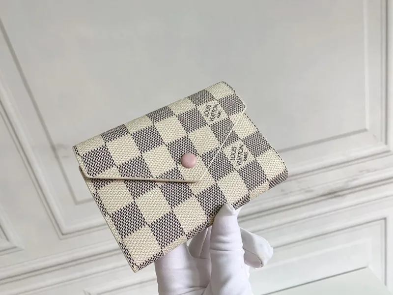 LV Wallets-2297