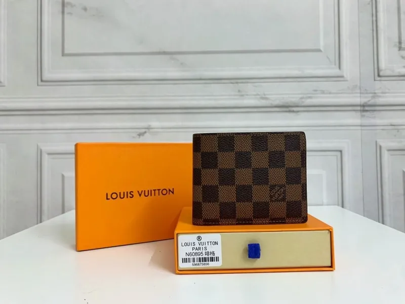 LV Wallets-2298
