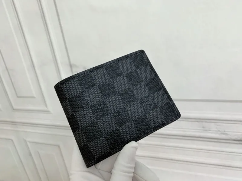 Alternative view of LV Wallets-2300