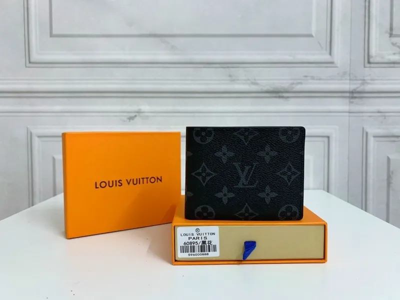 LV Wallets-2301