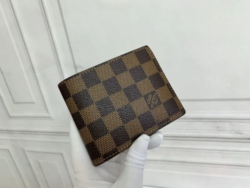 LV Wallets-2304