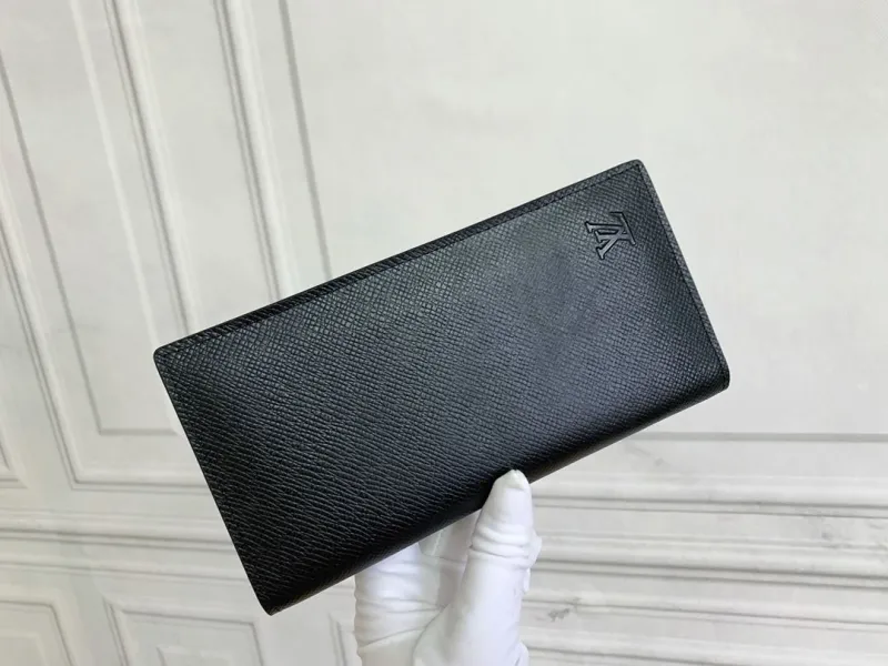Alternative view of LV Wallets-2305