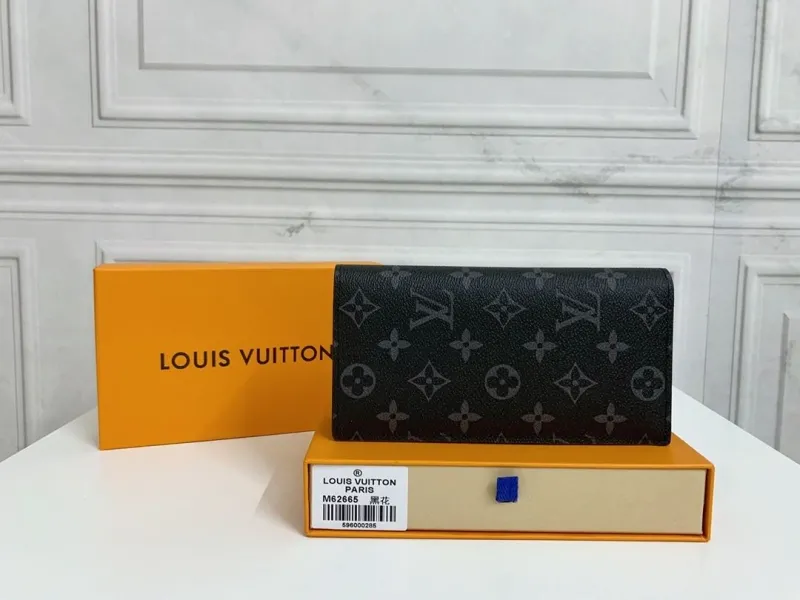 LV Wallets-2306