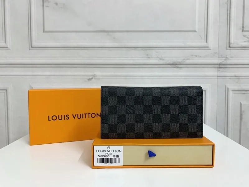 LV Wallets-2308