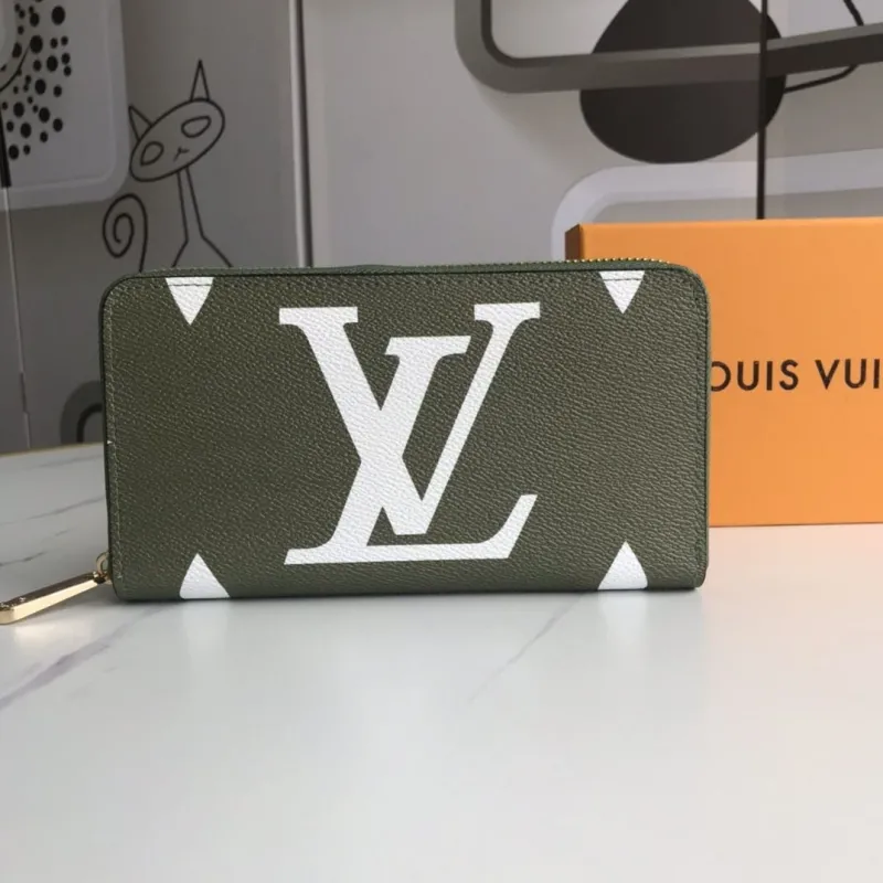LV Wallets-2310