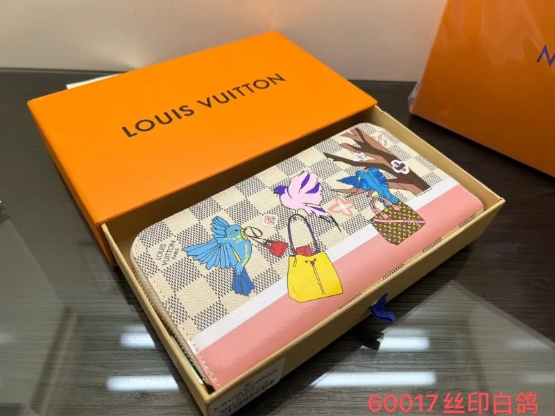 LV Wallets-2331