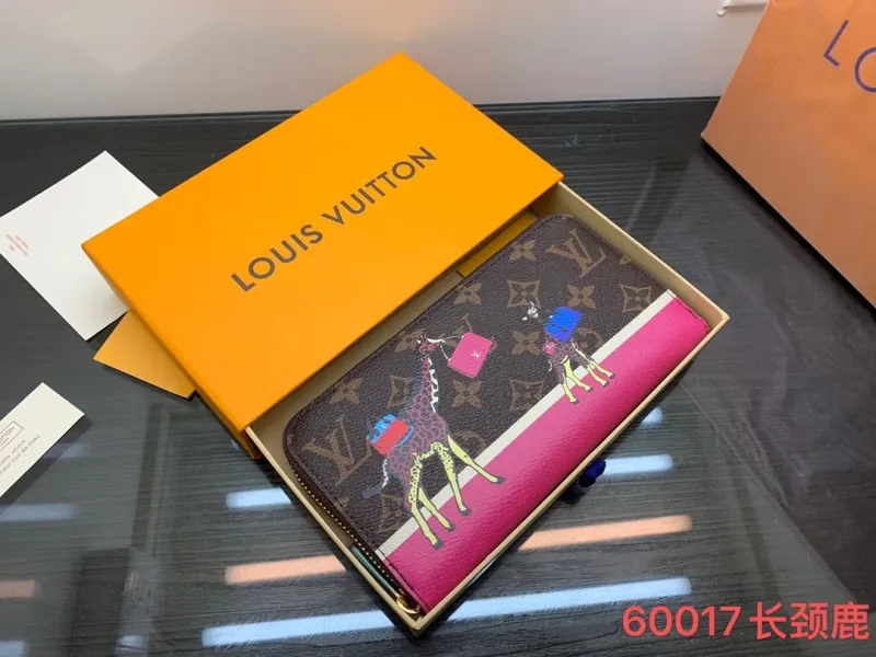 LV Wallets-2332