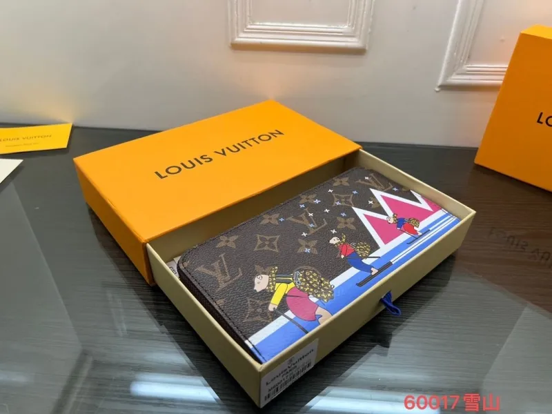 LV Wallets-2340