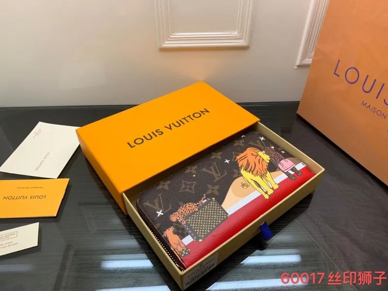 LV Wallets-2342
