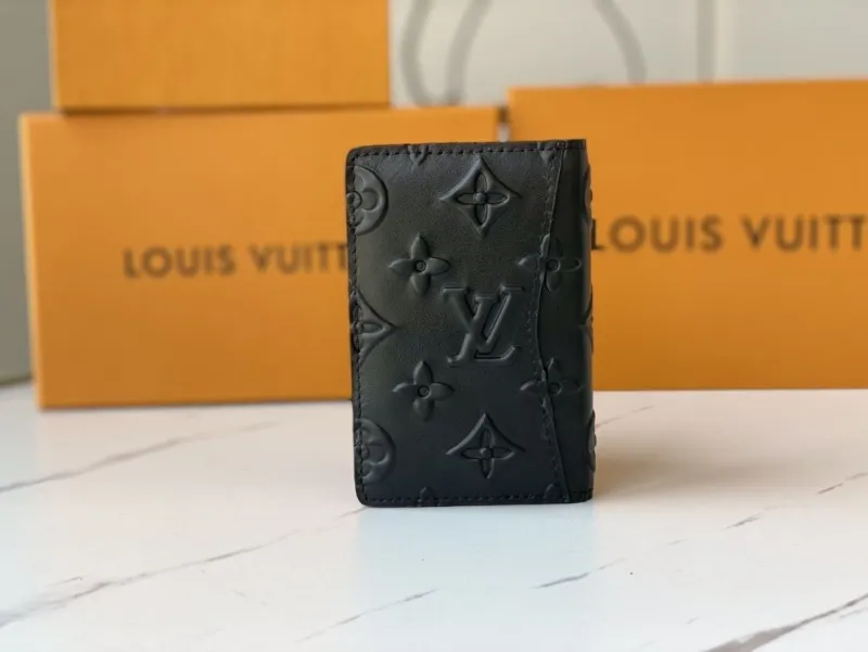 Alternative view of LV Wallets-2351
