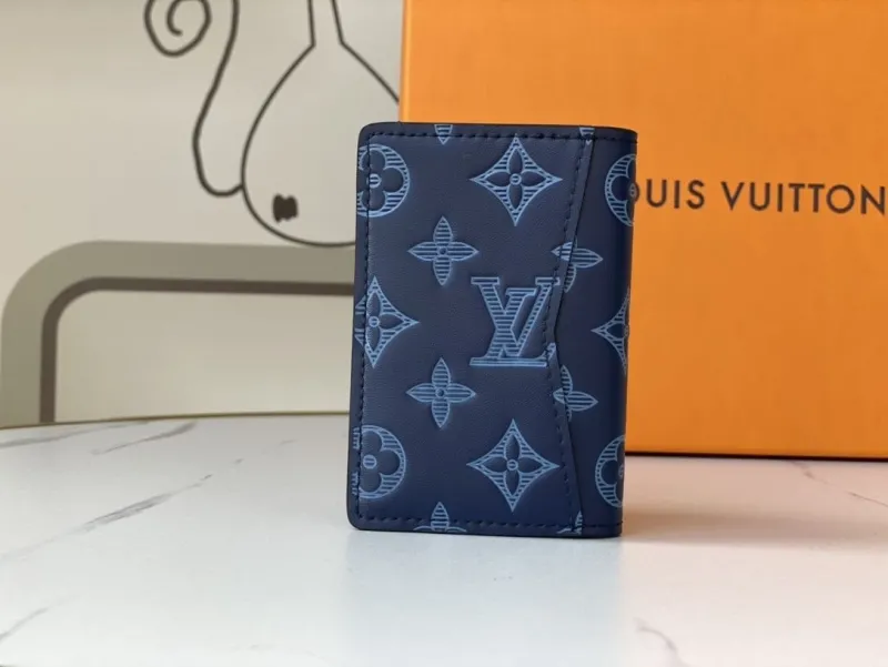 Alternative view of LV Wallets-2355
