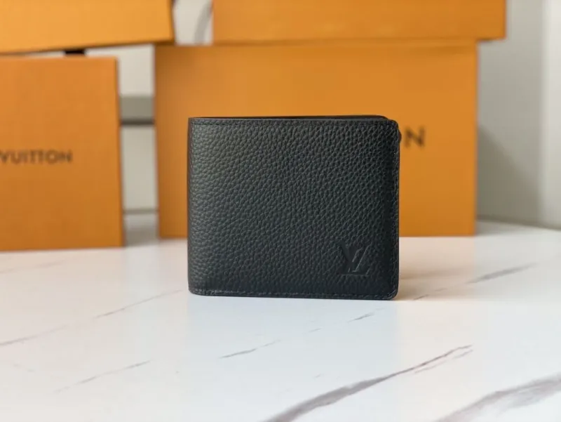 LV Wallets-2357