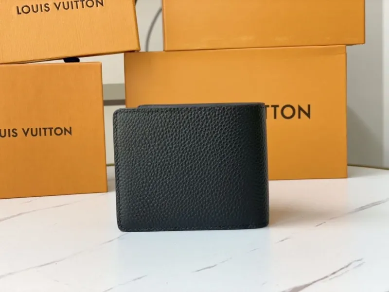 Alternative view of LV Wallets-2357
