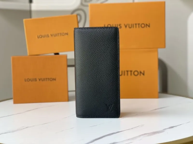 LV Wallets-2358