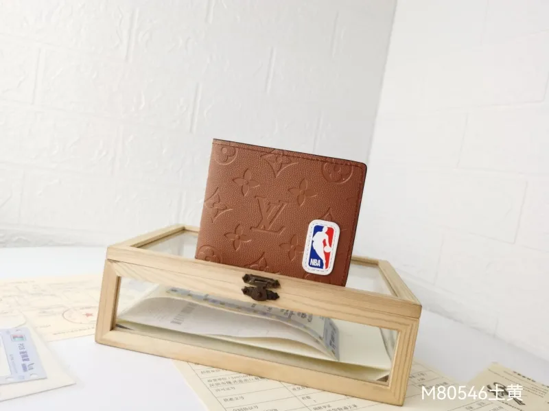 LV Wallets-2362