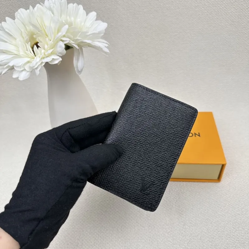 LV Wallets-2375
