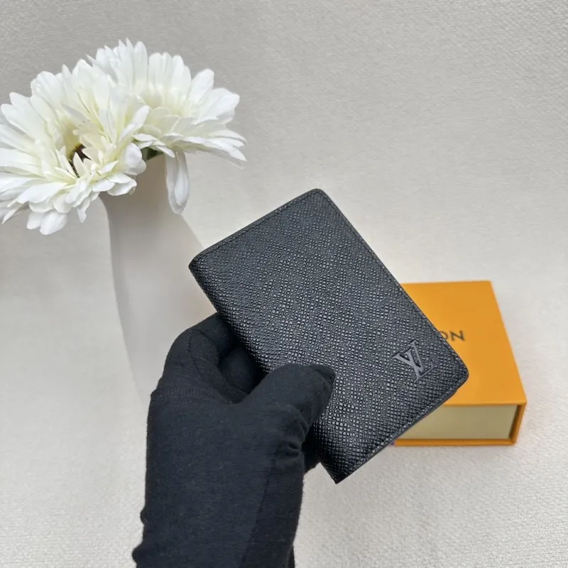 Alternative view of LV Wallets-2375