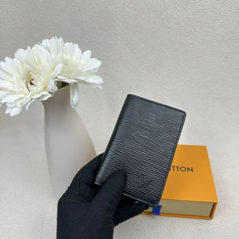 LV Wallets-2376