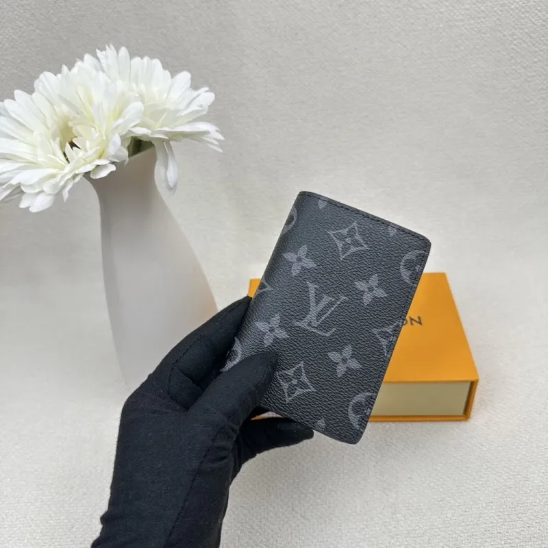 LV Wallets-2377