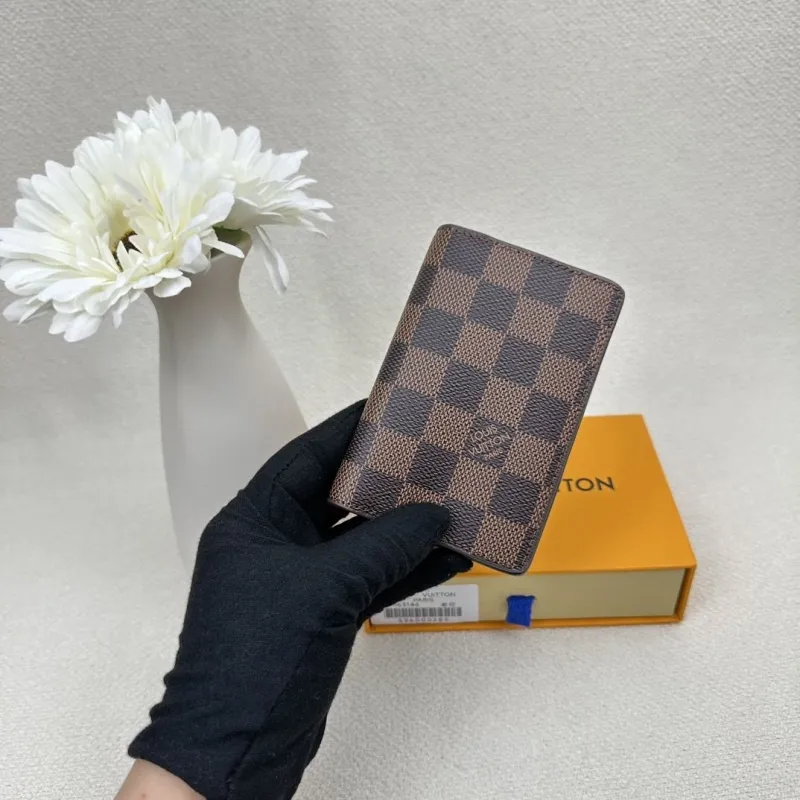 LV Wallets-2379