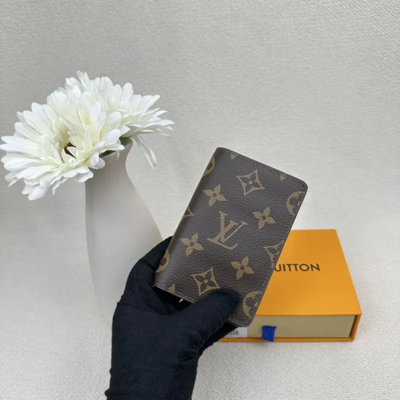 LV Wallets-2380