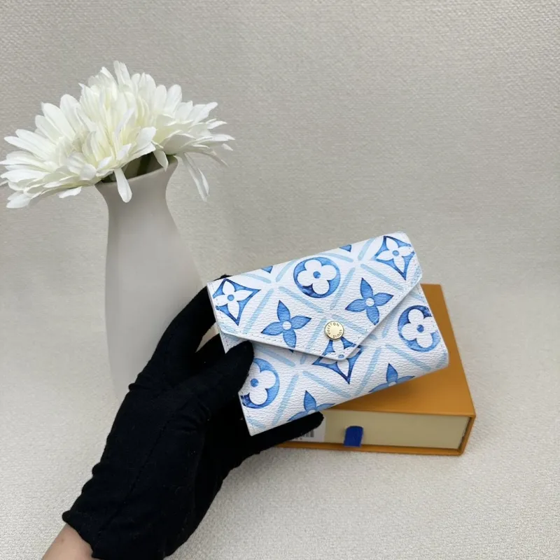 LV Wallets-2382