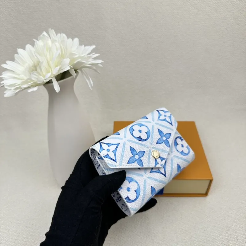 Alternative view of LV Wallets-2382